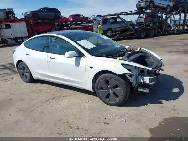 5YJ3E1EA4PF433984 2023 TESLA MODEL 3 - Image 1
