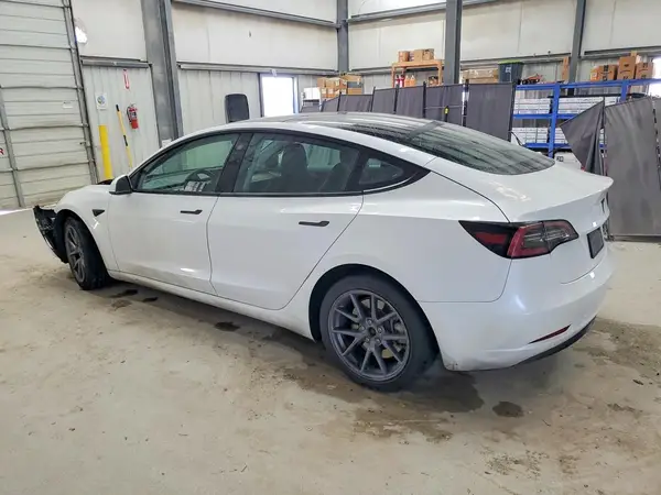 5YJ3E1EA4PF434004 2023 TESLA MODEL 3 - Image 2