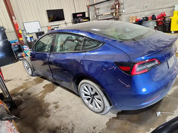5YJ3E1EA4PF435265 2023 TESLA MODEL 3 - Image 2