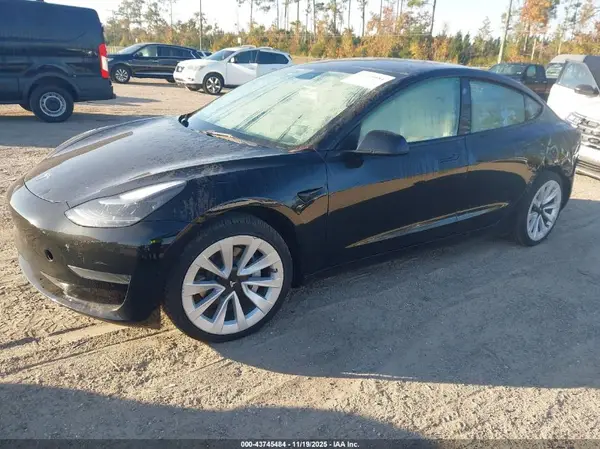 5YJ3E1EA4PF438411 2023 TESLA MODEL 3 - Image 2