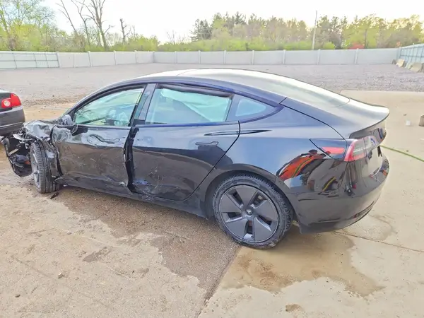 5YJ3E1EA4PF438800 2023 TESLA MODEL 3 - Image 2