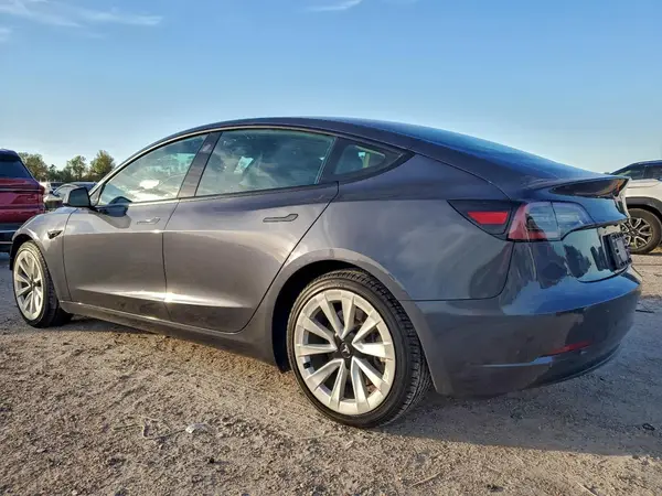 5YJ3E1EA4PF446847 2023 TESLA MODEL 3 - Image 2