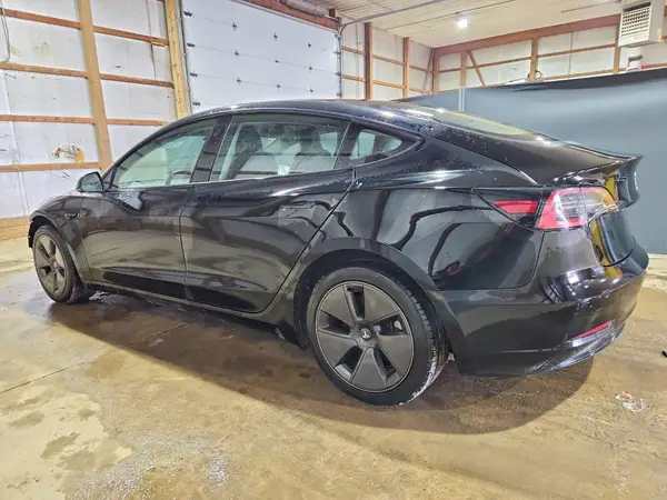 5YJ3E1EA4PF447531 2023 TESLA MODEL 3 - Image 2
