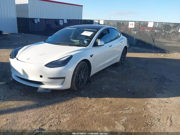 5YJ3E1EA4PF447853 2023 TESLA MODEL 3 - Image 2
