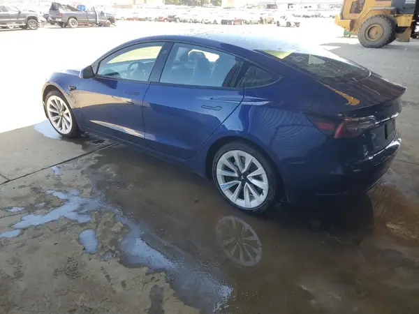 5YJ3E1EA4PF449389 2023 TESLA MODEL 3 - Image 2