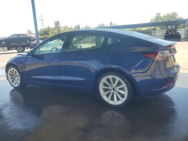 5YJ3E1EA4PF450896 2023 TESLA MODEL 3 - Image 2