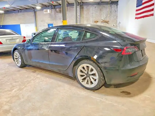 5YJ3E1EA4PF451773 2023 TESLA MODEL 3 - Image 2