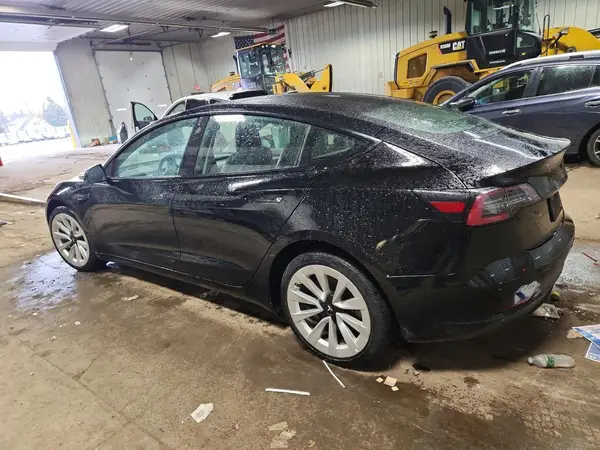 5YJ3E1EA4PF451983 2023 TESLA MODEL 3 - Image 2