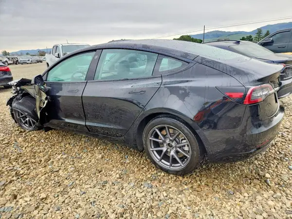 5YJ3E1EA4PF453958 2023 TESLA MODEL 3 - Image 2