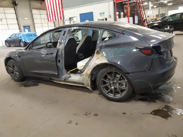 5YJ3E1EA4PF453975 2023 TESLA MODEL 3 - Image 2