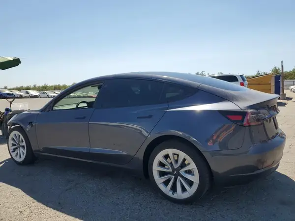 5YJ3E1EA4PF456598 2023 TESLA MODEL 3 - Image 2