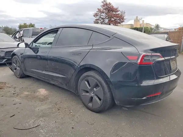 5YJ3E1EA4PF458691 2023 TESLA MODEL 3 - Image 2