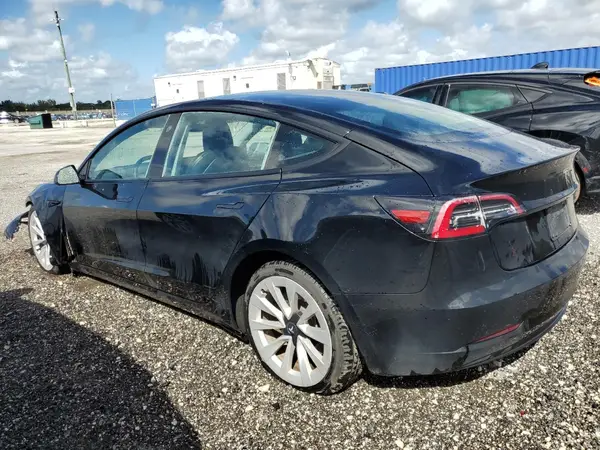 5YJ3E1EA4PF458920 2023 TESLA MODEL 3 - Image 2