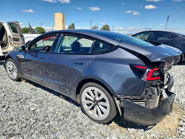 5YJ3E1EA4PF459016 2023 TESLA MODEL 3 - Image 2
