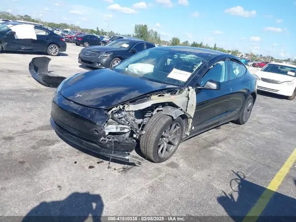 5YJ3E1EA4PF459517 2023 TESLA MODEL 3 - Image 2