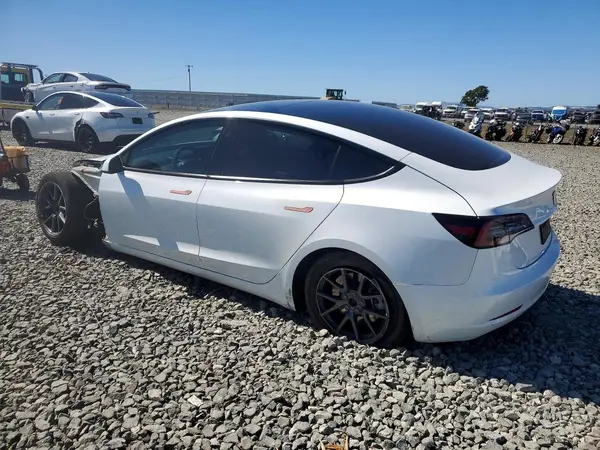 5YJ3E1EA4PF459811 2023 TESLA MODEL 3 - Image 2