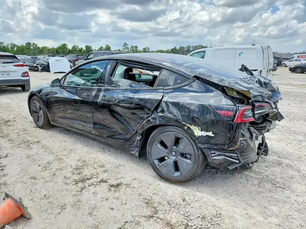 5YJ3E1EA4PF460120 2023 TESLA MODEL 3 - Image 2