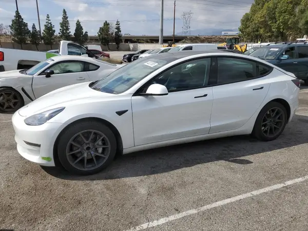 5YJ3E1EA4PF461784 2023 TESLA MODEL 3 - Image 1