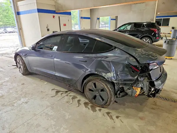 5YJ3E1EA4PF463292 2023 TESLA MODEL 3 - Image 2
