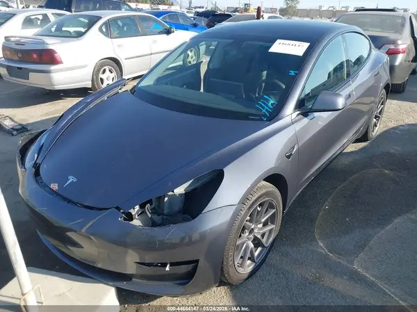 5YJ3E1EA4PF464457 2023 TESLA MODEL 3 - Image 2