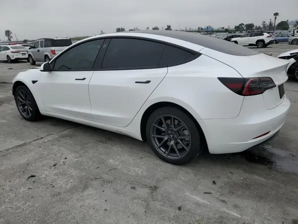5YJ3E1EA4PF465723 2023 TESLA MODEL 3 - Image 2