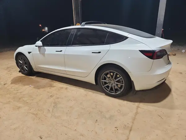 5YJ3E1EA4PF467858 2023 TESLA MODEL 3 - Image 2
