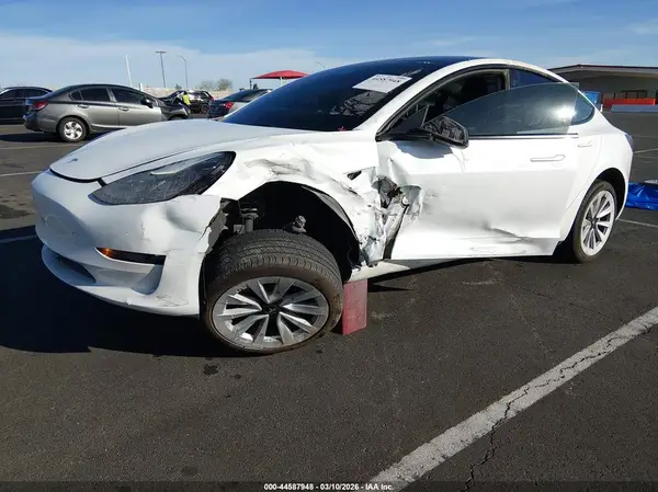 5YJ3E1EA4PF472252 2023 TESLA MODEL 3 - Image 2