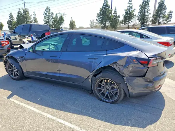 5YJ3E1EA4PF473692 2023 TESLA MODEL 3 - Image 2