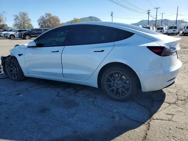 5YJ3E1EA4PF478844 2023 TESLA MODEL 3 - Image 2