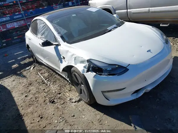 5YJ3E1EA4PF482005 2023 TESLA MODEL 3 - Image 1