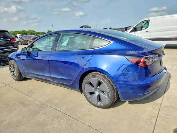 5YJ3E1EA4PF485910 2023 TESLA MODEL 3 - Image 2
