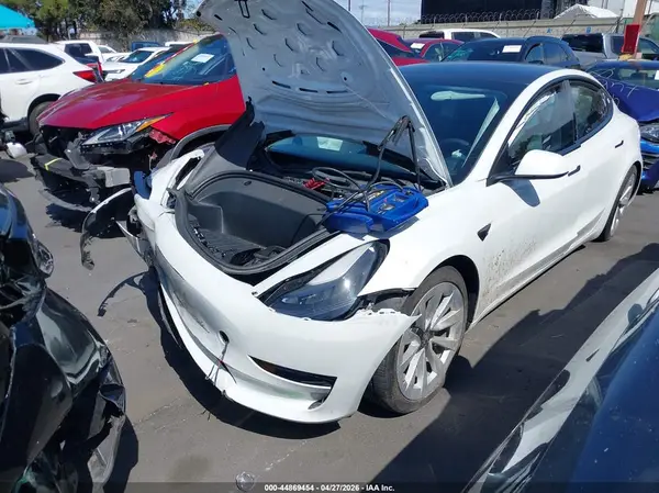 5YJ3E1EA4PF486099 2023 TESLA MODEL 3 - Image 2