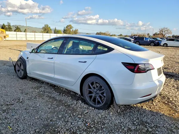 5YJ3E1EA4PF491254 2023 TESLA MODEL 3 - Image 2