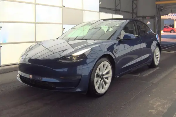 5YJ3E1EA4PF493005 2023 TESLA MODEL 3 - Image 1