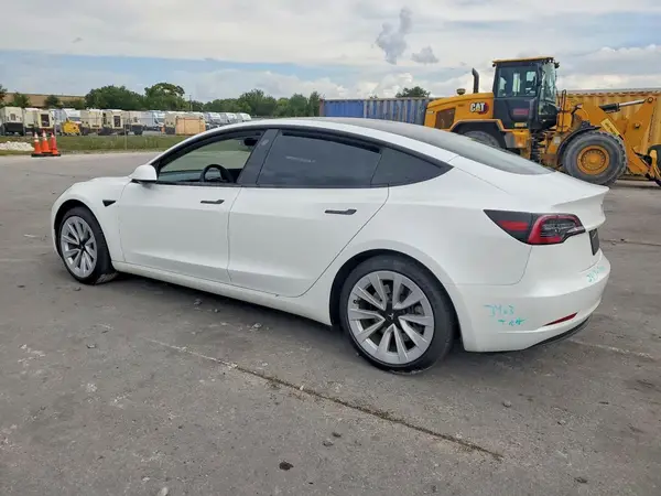 5YJ3E1EA4PF495269 2023 TESLA MODEL 3 - Image 2