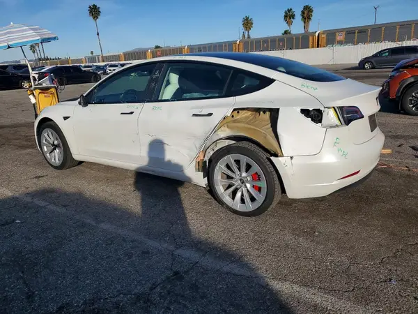 5YJ3E1EA4PF496731 2023 TESLA MODEL 3 - Image 2