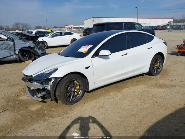 5YJ3E1EA4PF497183 2023 TESLA MODEL 3 - Image 2