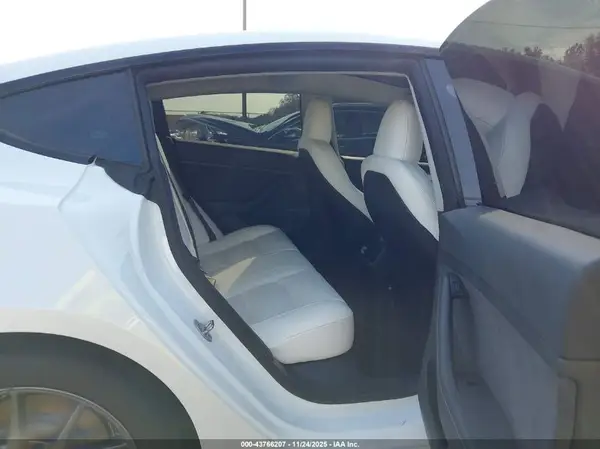 5YJ3E1EA4PF497183 2023 TESLA MODEL 3 - Image 8