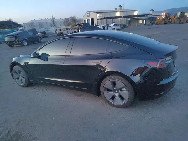 5YJ3E1EA4PF498155 2023 TESLA MODEL 3 - Image 2