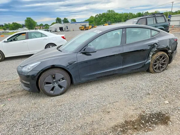 5YJ3E1EA4PF499323 2023 TESLA MODEL 3 - Image 1