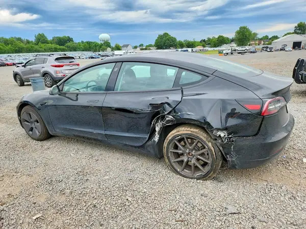 5YJ3E1EA4PF499323 2023 TESLA MODEL 3 - Image 2
