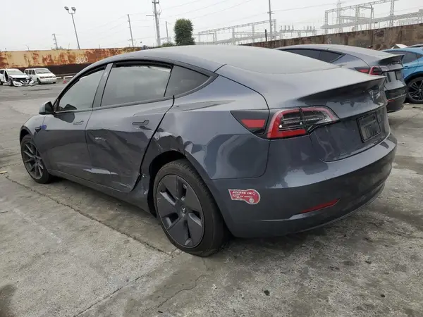 5YJ3E1EA4PF499421 2023 TESLA MODEL 3 - Image 2