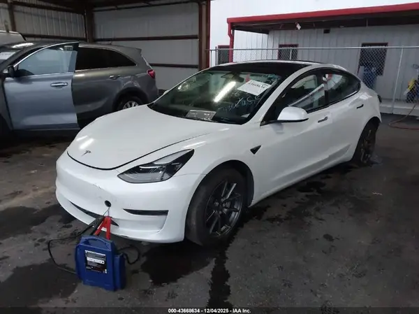 5YJ3E1EA4PF501409 2023 TESLA MODEL 3 - Image 2