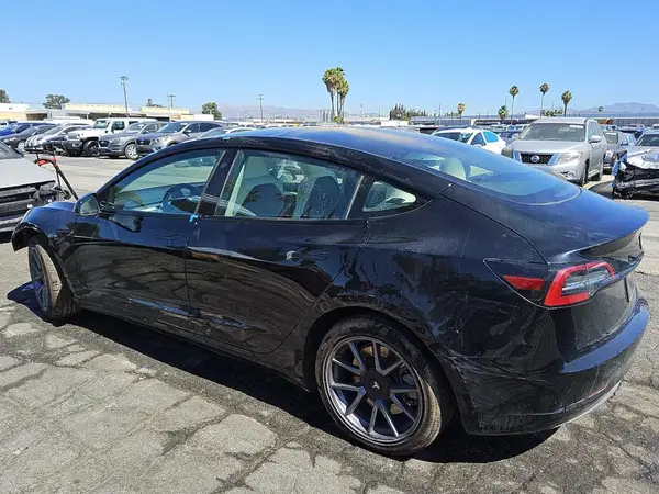 5YJ3E1EA4PF503581 2023 TESLA MODEL 3 - Image 2