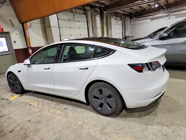 5YJ3E1EA4PF508599 2023 TESLA MODEL 3 - Image 2