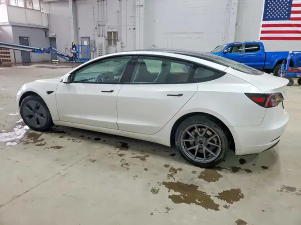 5YJ3E1EA4PF510837 2023 TESLA MODEL 3 - Image 2