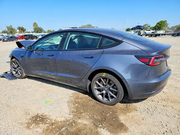 5YJ3E1EA4PF511289 2023 TESLA MODEL 3 - Image 2