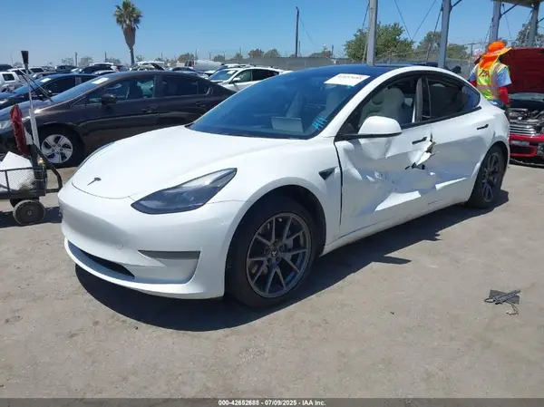 5YJ3E1EA4PF512121 2023 TESLA MODEL 3 - Image 2