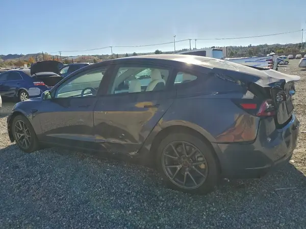 5YJ3E1EA4PF518288 2023 TESLA MODEL 3 - Image 2