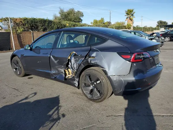 5YJ3E1EA4PF542025 2023 TESLA MODEL 3 - Image 2
